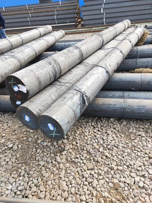 Μαύρα κράτη μέλη επιφάνειας ASTM A105 γύρω από το φωτεινό φραγμό 6mm600mm